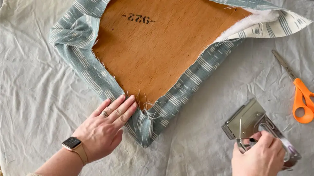 Cutting new fabric to replace dining chair fabric برش پارچه جدید برای تعویض پارچه صندلی ناهارخوری